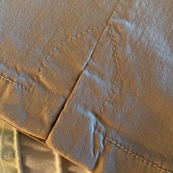 Ruby Rd Capris. Size 14P. Beige - Picture 3 of 4